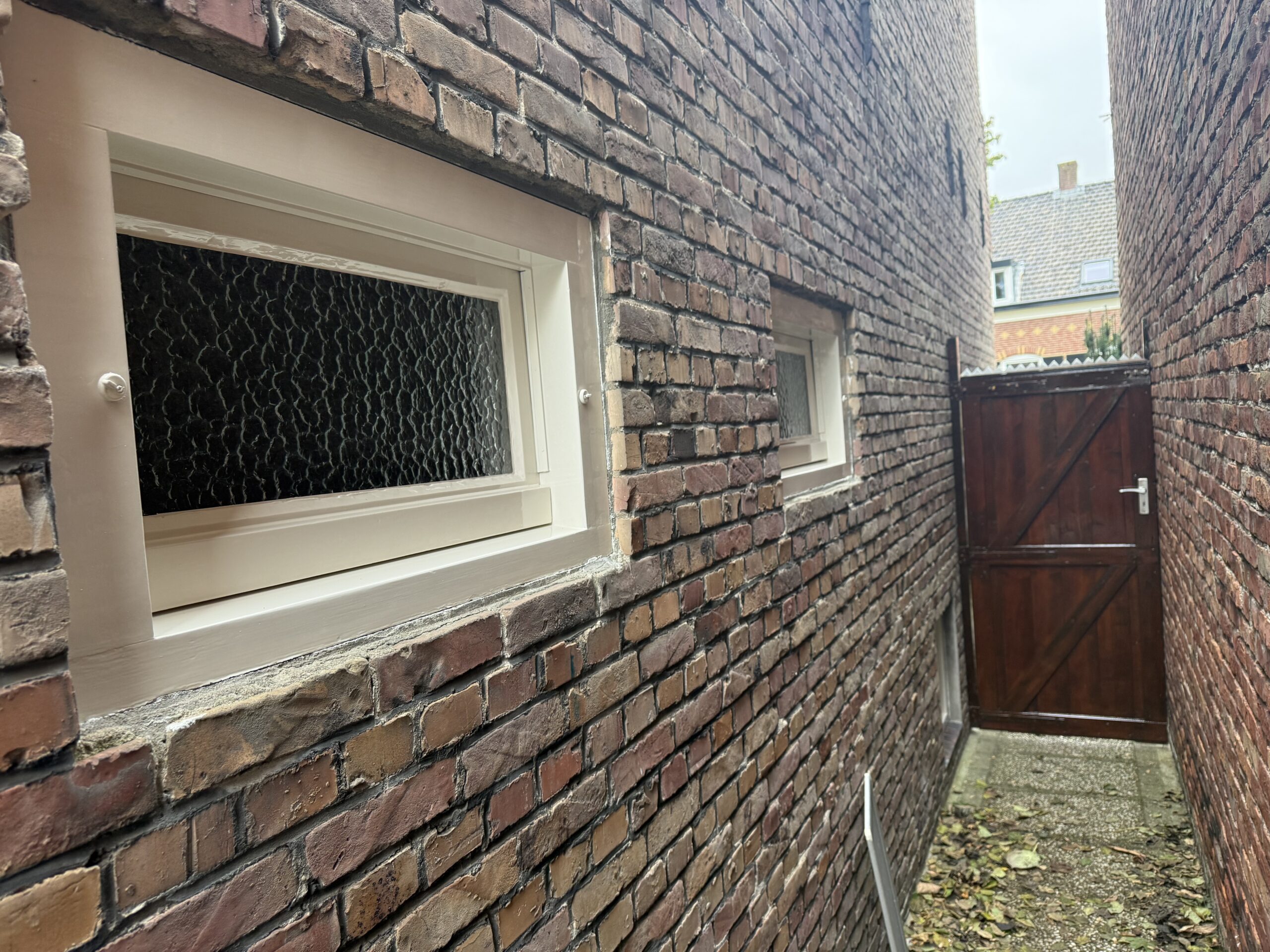 Grondige schilderklus met herstelwerk aan de valkennierslaan