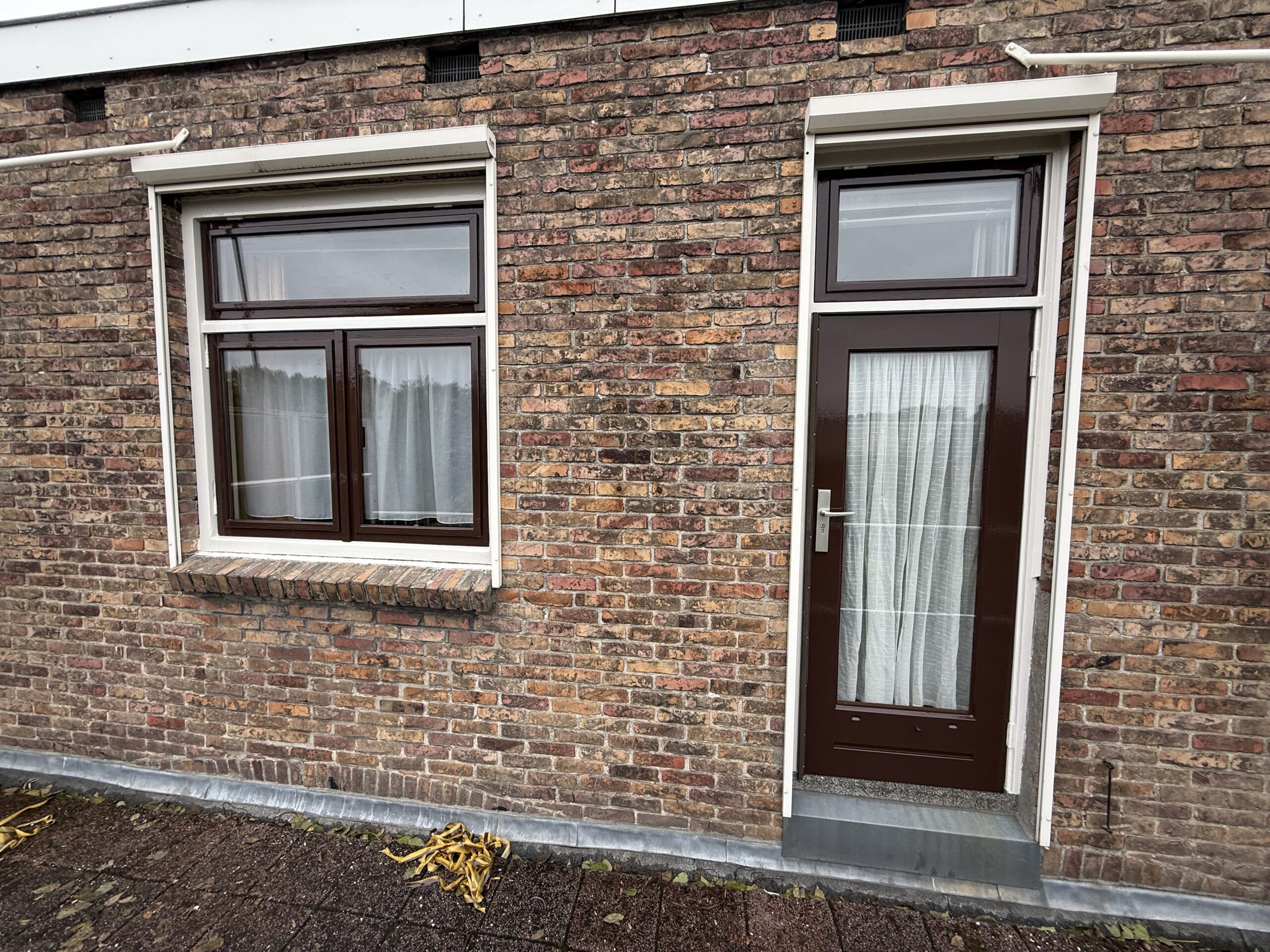 Grondige schilderklus met herstelwerk aan de valkennierslaan