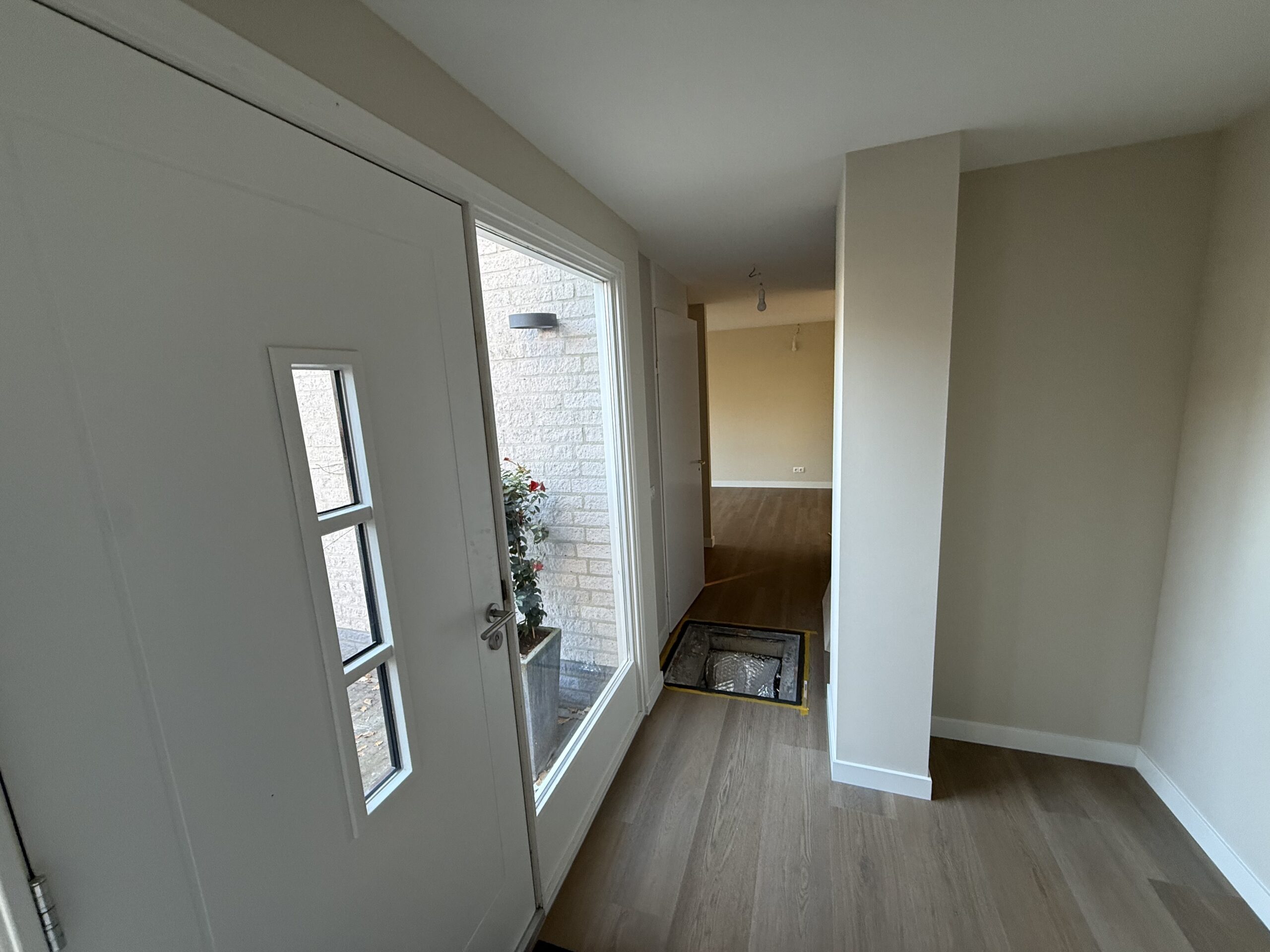 Strak Binnenwerk Afgerond: Van Perfect Stucwerk tot Professioneel Schilderresultaat!