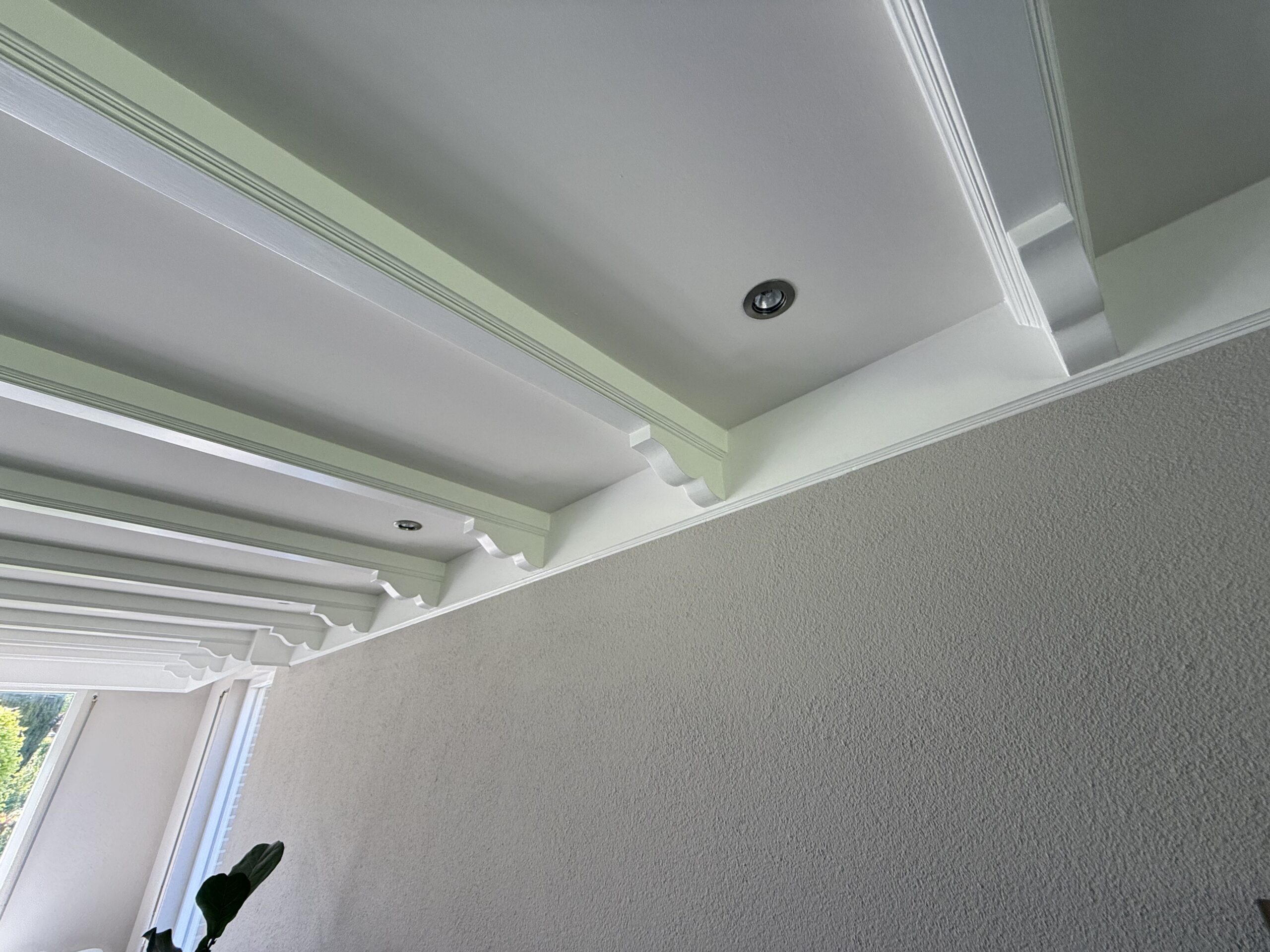 Metamorfose: Van Gedateerd Geel naar Modern Design