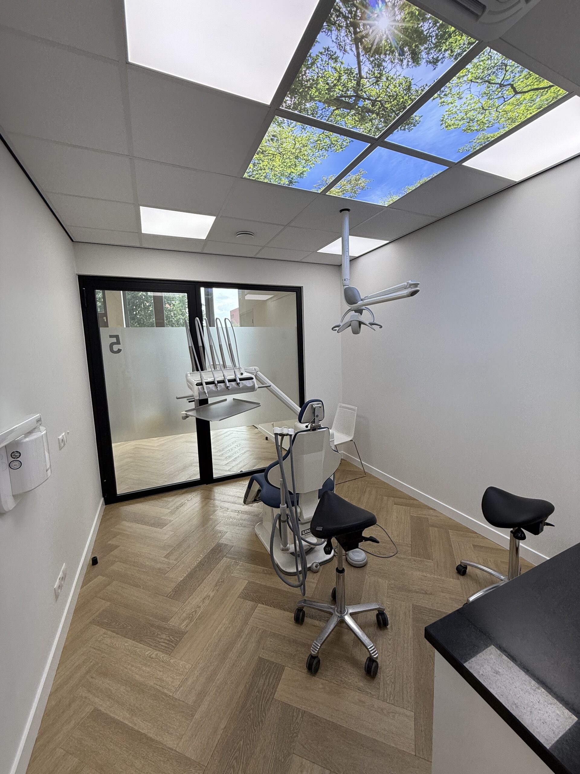 Een frisse glimlach voor de praktijk én de patiënt — make-over in Breda